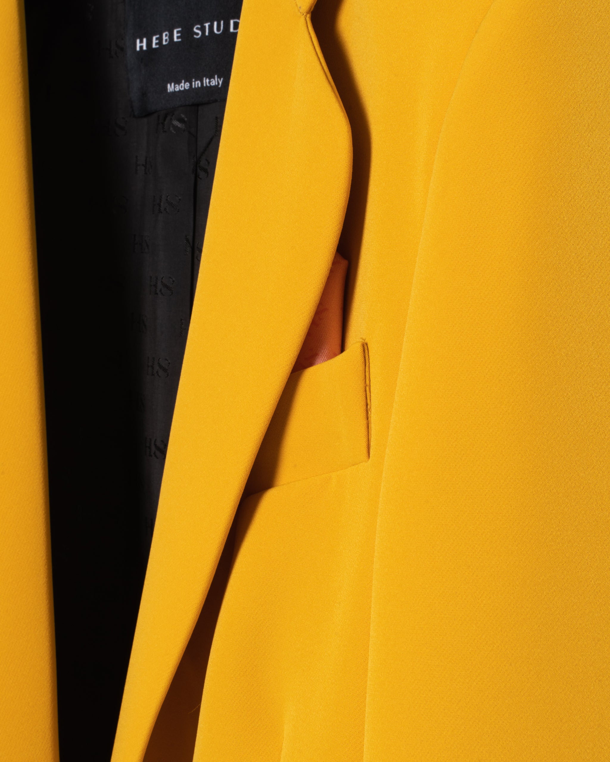 CLASSIC CREPE SMOKING BLAZER