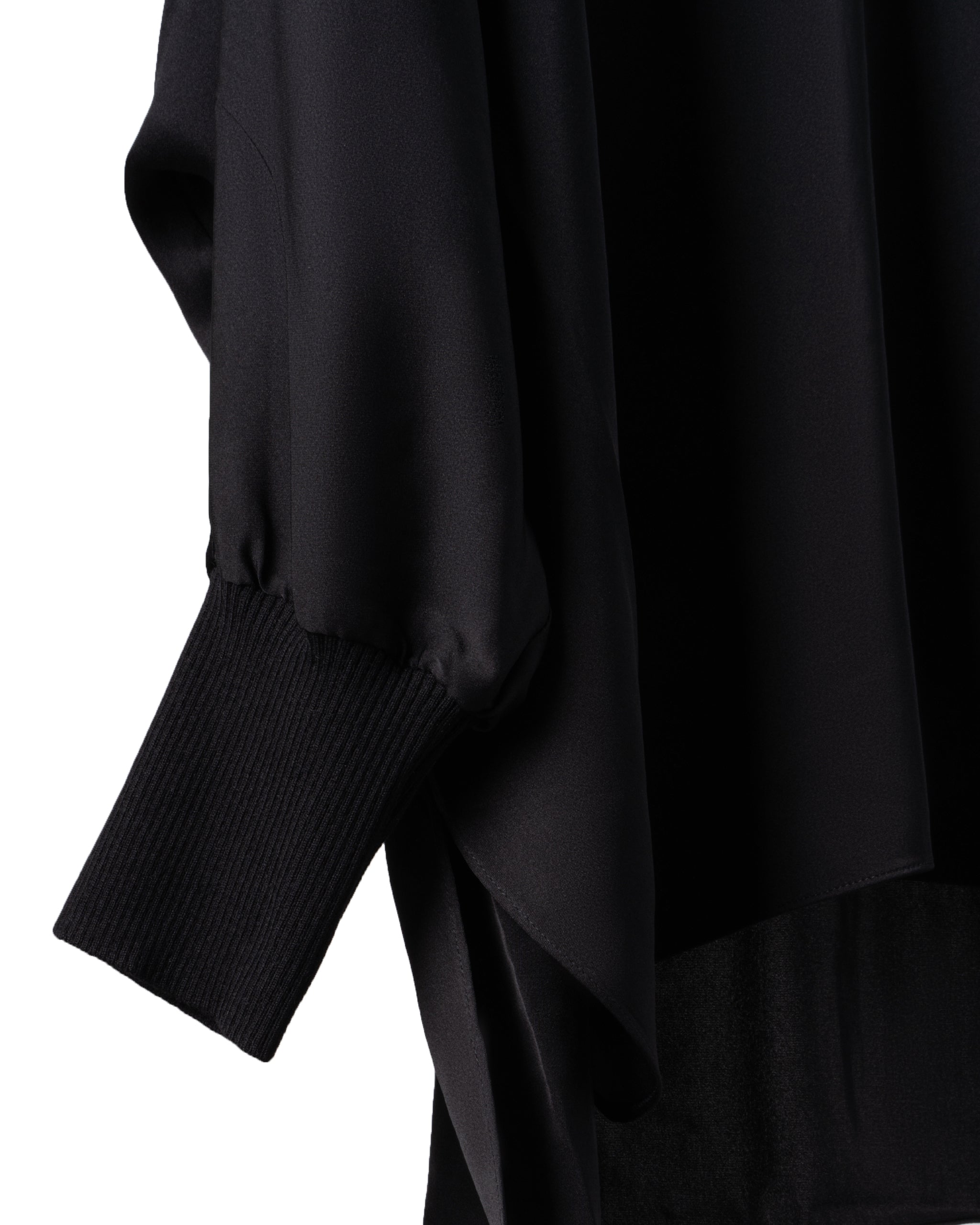 KNITTED V-STRETCH SILK BLOUSE