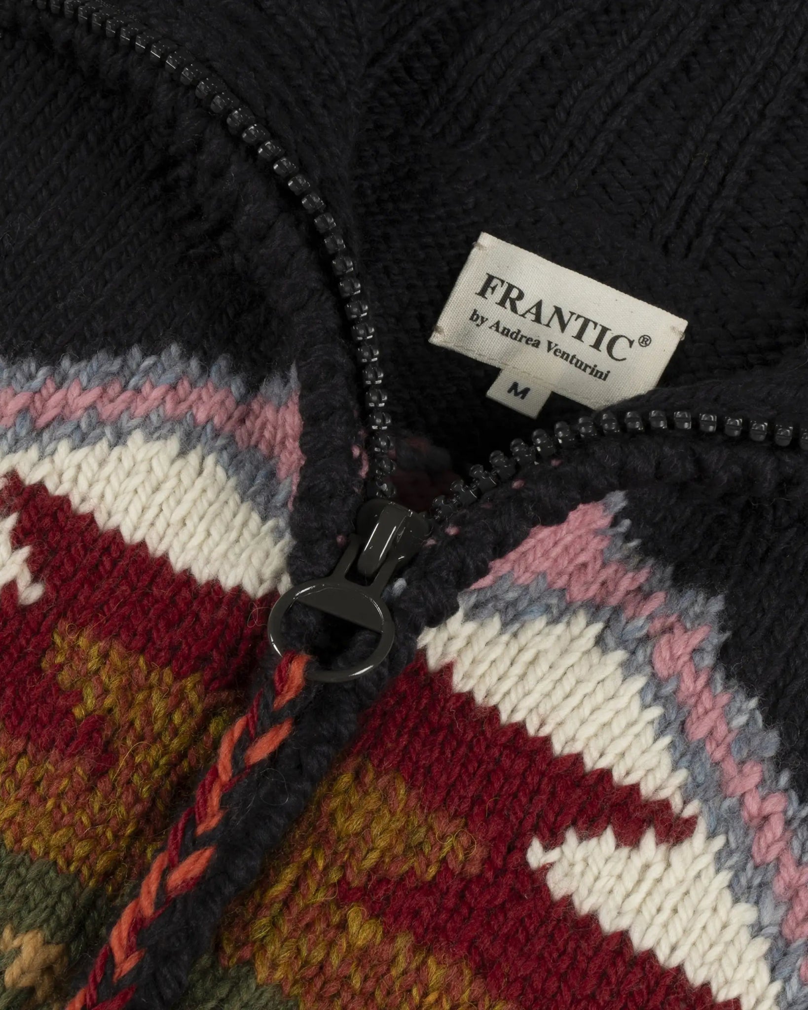 Anthrazitfarbene Ethno Intarsien Stehkragen Zip Strickjacke von Frantic by Andrea Venturini - Knitwear FRANTIC