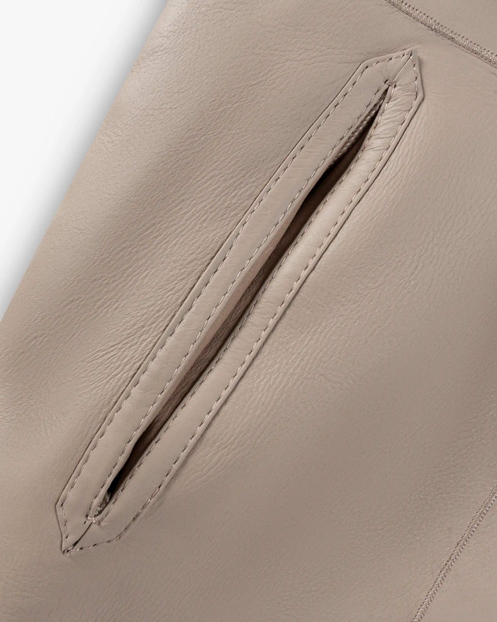 Beigefarbene Wendbare Toscana Lammfell Kurzjacke von Balatt - Coats & Jackets BALATT