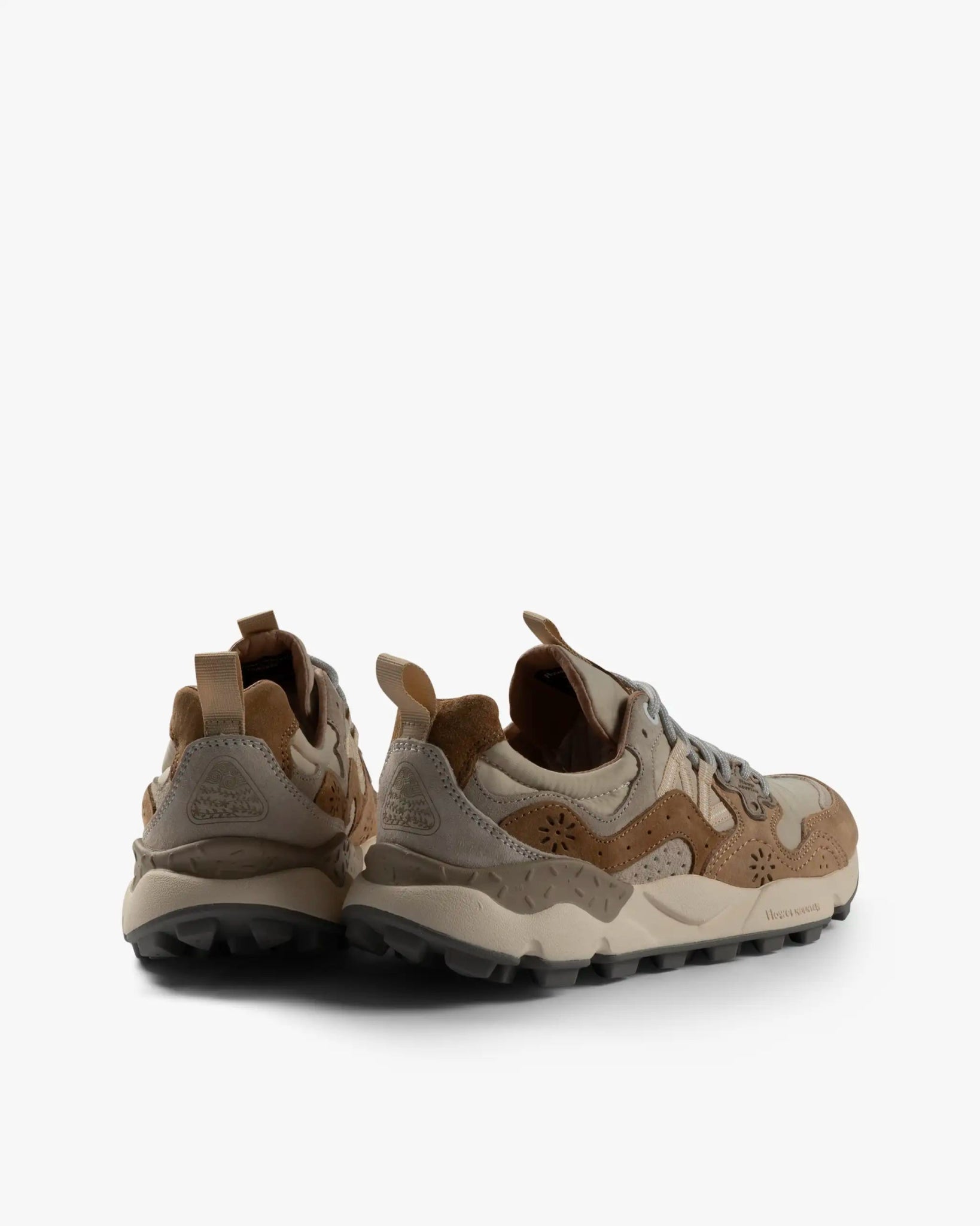 Beigefarbener Suede Nylon Mix Runner Sneaker von Flower Mountain - Shoes MOUNTAIN FLOWER