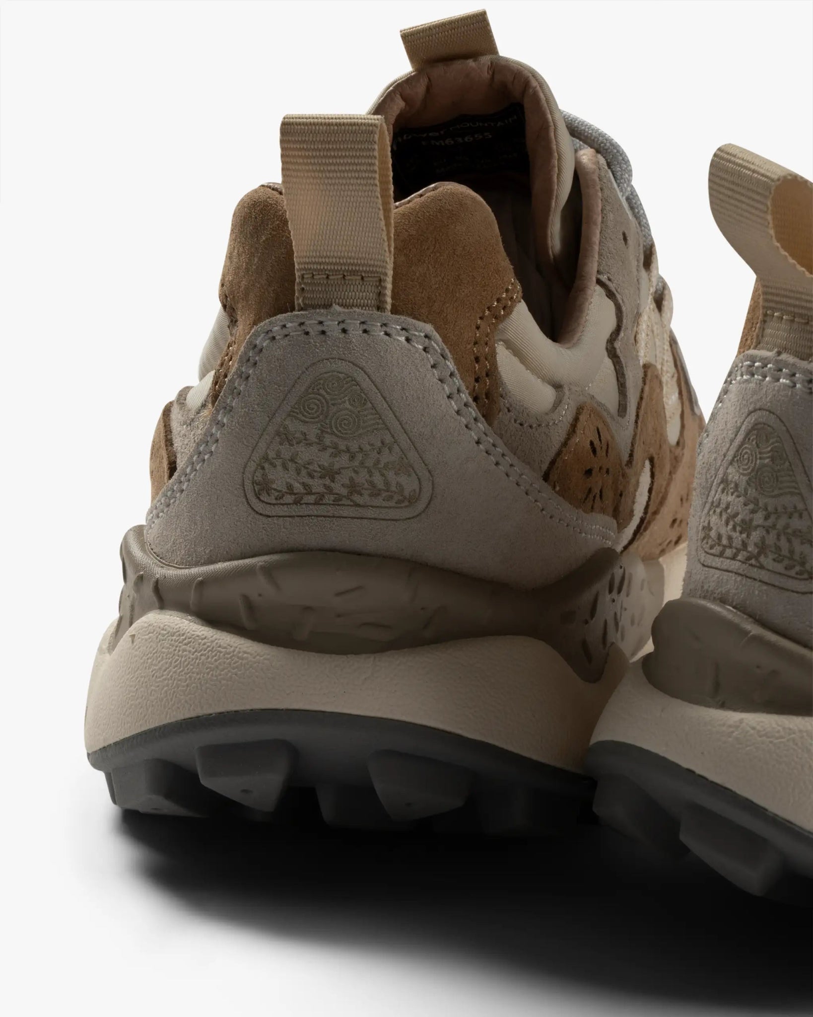 Beigefarbener Suede Nylon Mix Runner Sneaker von Flower Mountain - Shoes MOUNTAIN FLOWER