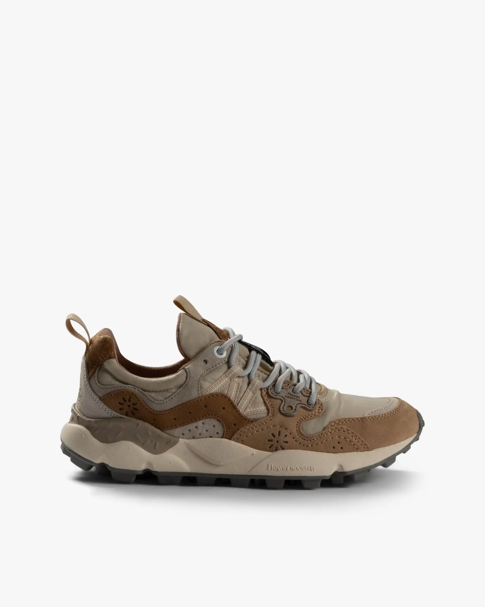 Beigefarbener Suede Nylon Mix Runner Sneaker von Flower Mountain - Shoes MOUNTAIN FLOWER