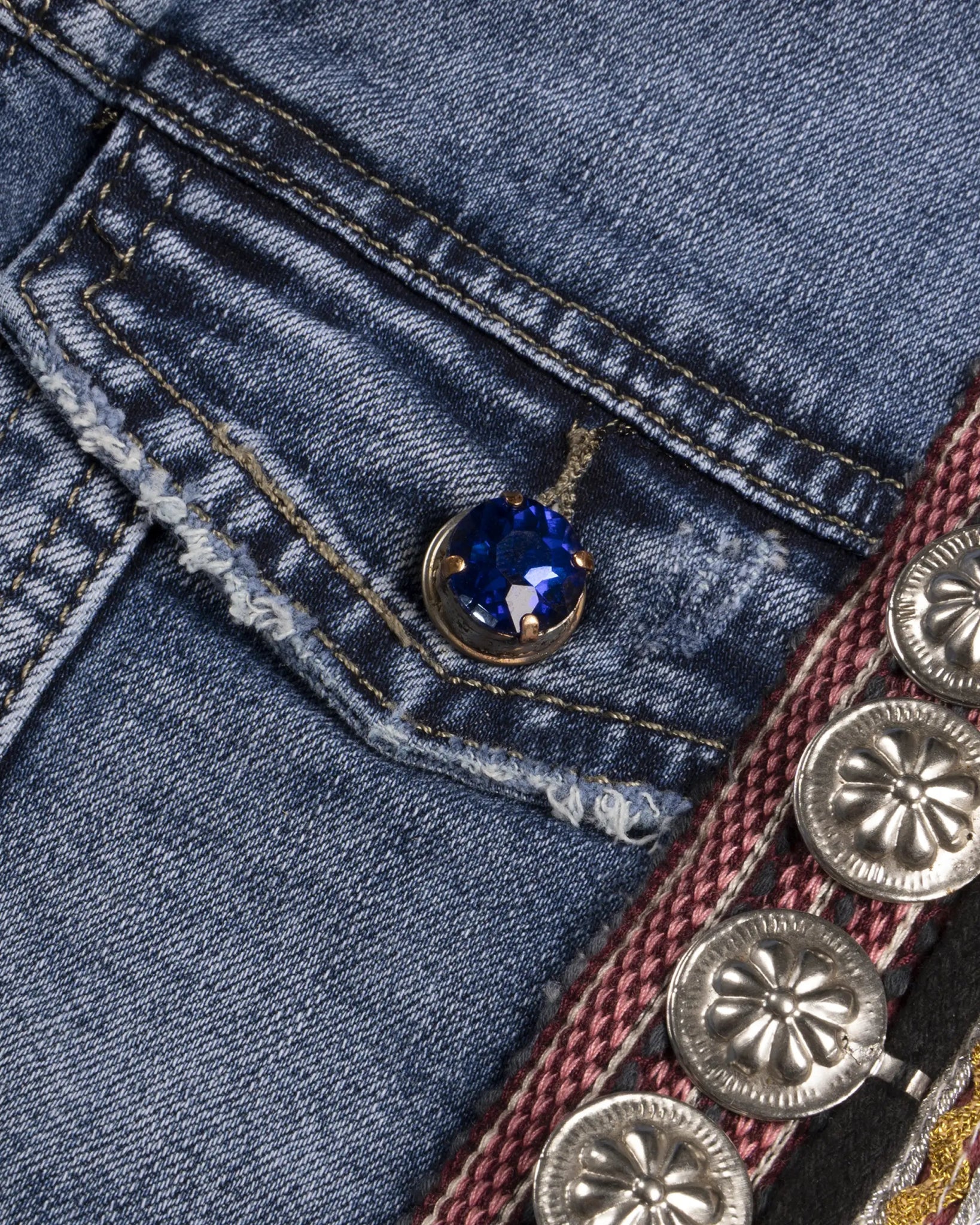 Blaue Denim Handgefertigte Verzierte Stretch - Denimjacke von Dassios - Denim DASSIOS
