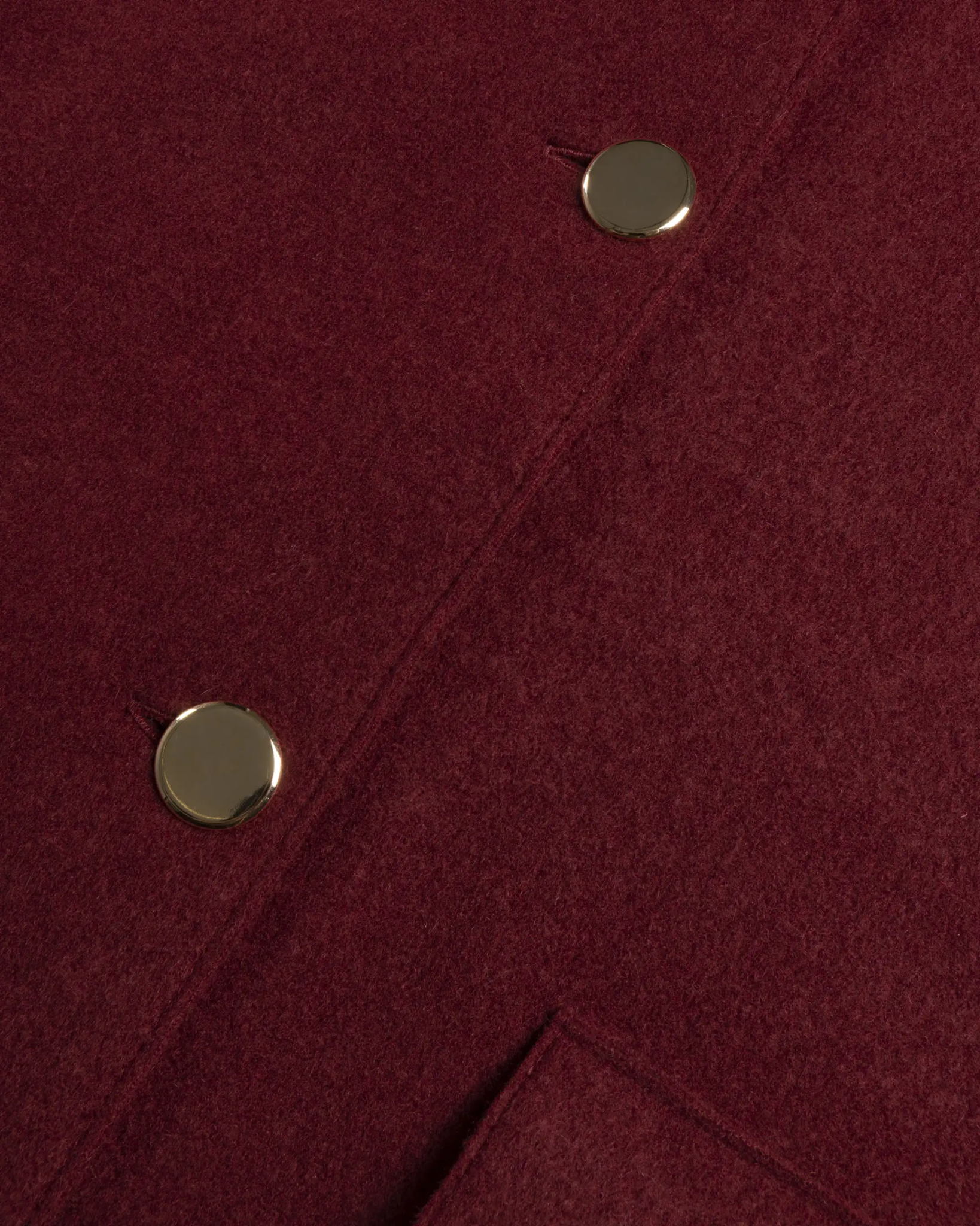 Bordeauxrote 2 Fädig Gewalkte Cashmere Kurzjacke Gold Trim von Lunaria - Knitwear LUNARIA