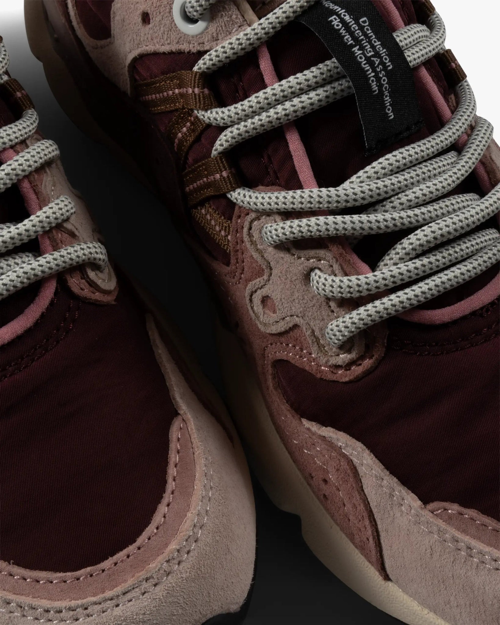 Borolofarbener Suede Nylon Mix Runner Sneaker von Flower Mountain - Shoes MOUNTAIN FLOWER