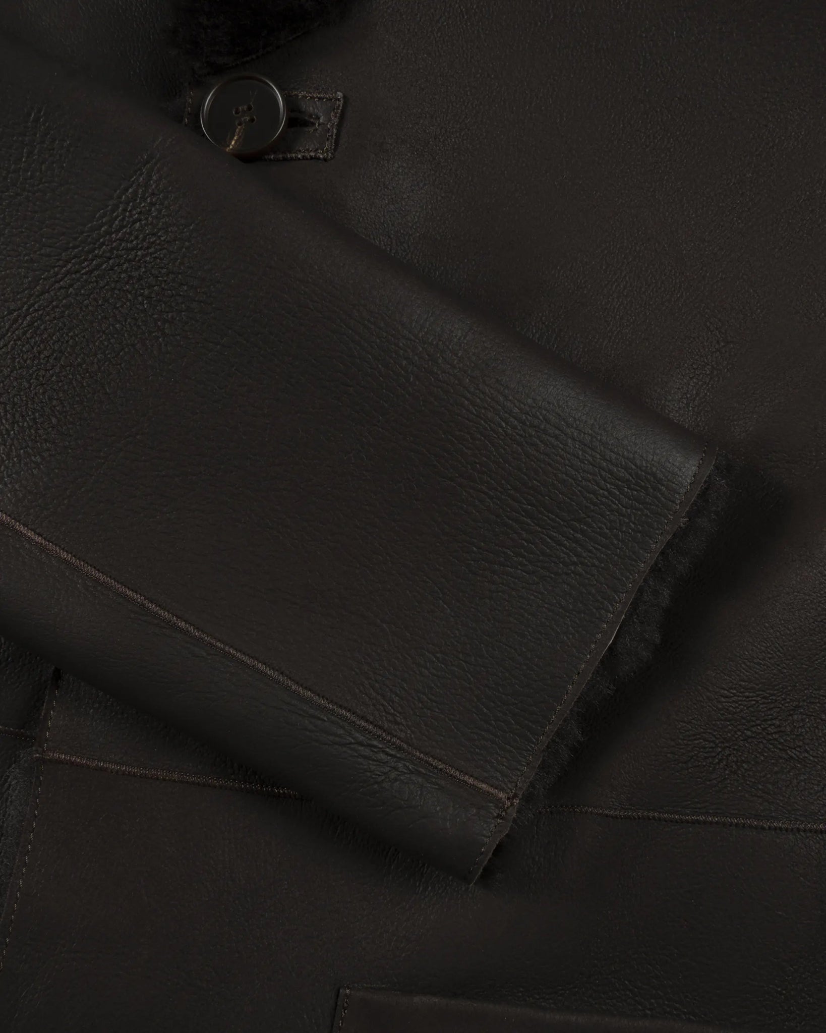 Chocolatefarbener Reversibler Einreiher Kurzmantel von Novelle - Coats & Jackets NOVELLE