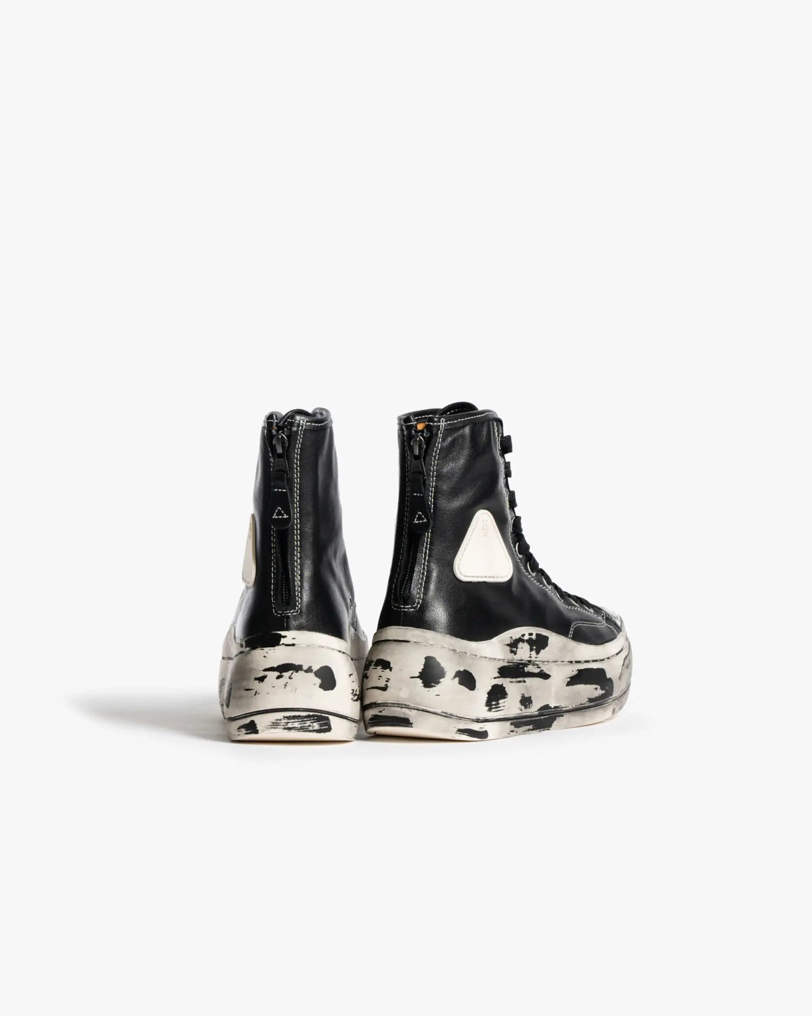 Distressed Ten Hole Kurt Lederstiefel von R13 New York - Shoes R13 WOMEN