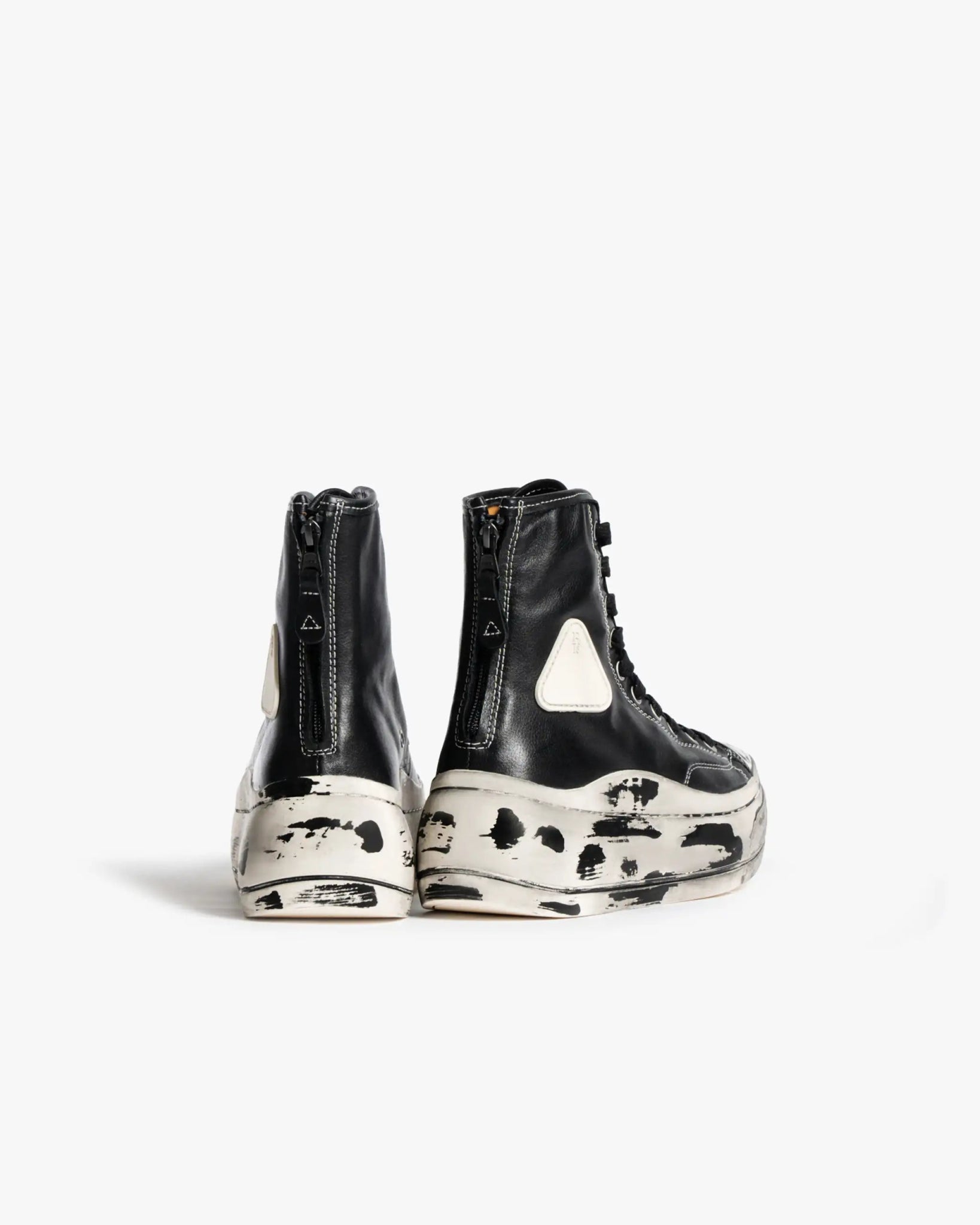 Distressed Ten Hole Kurt Lederstiefel von R13 New York - Shoes R13 WOMEN