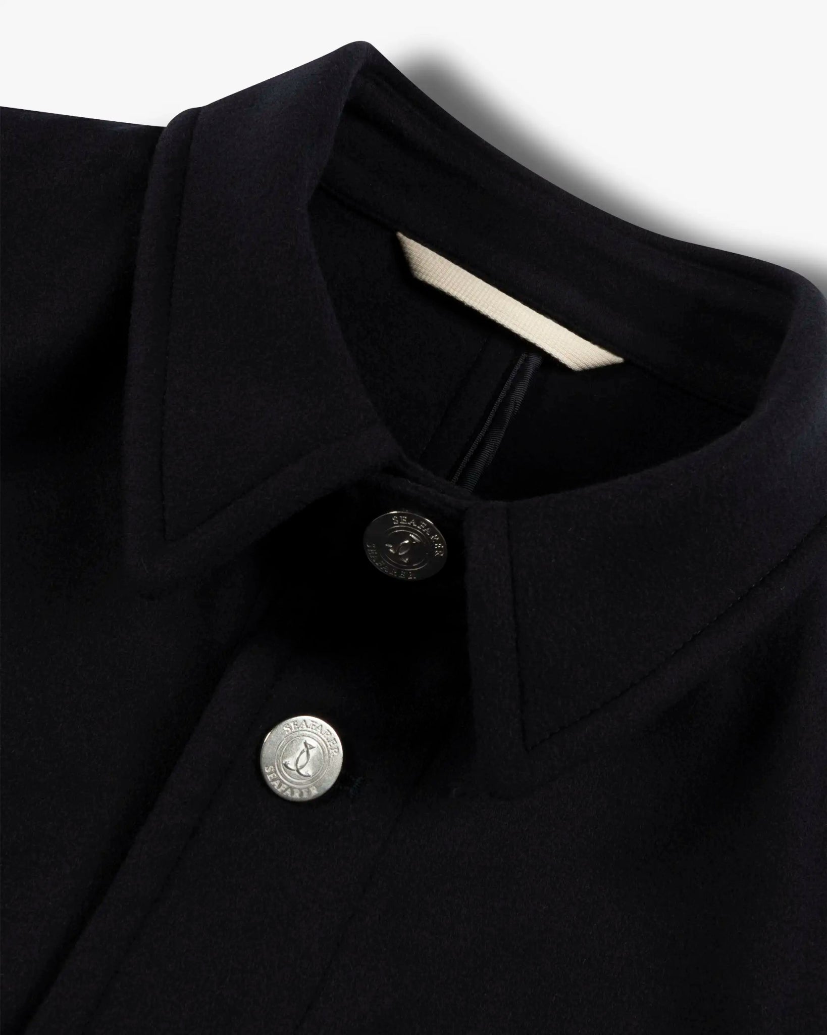 Dunkelblaues Worker Shirt mit Silber Trim von Seafarer - Shirts SEAFARER