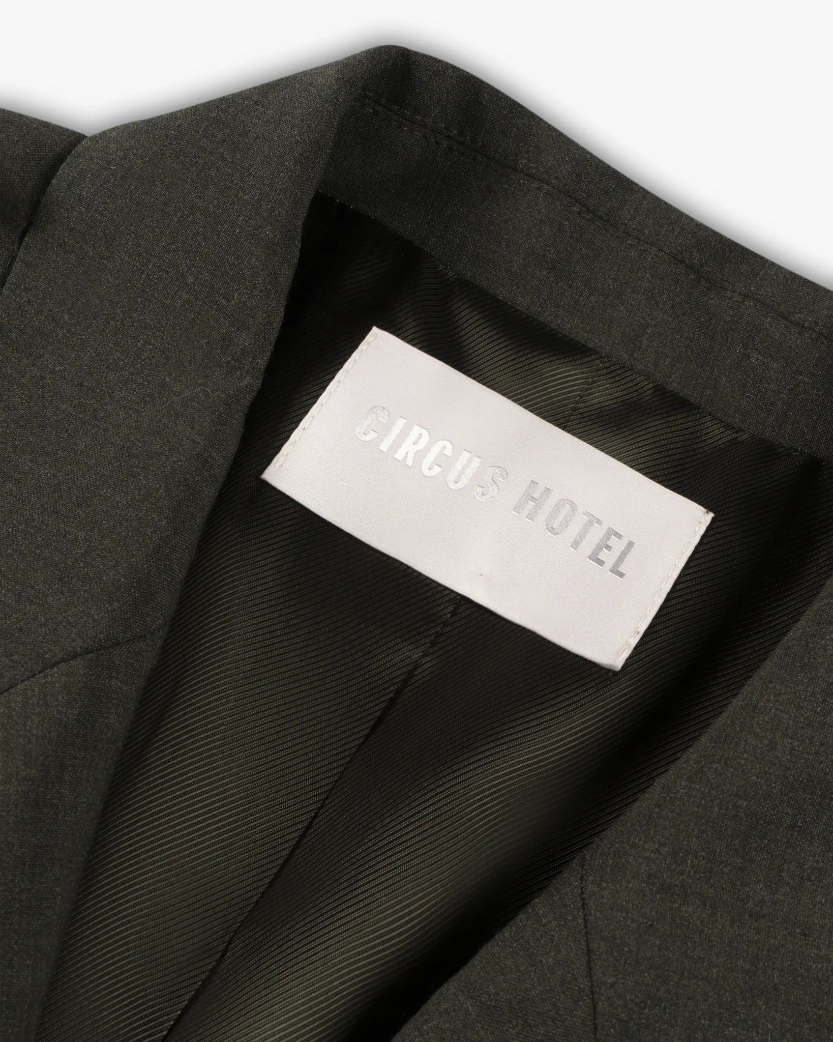 Dunkelgrüner Schmuck Trim Boyfriend Blazer von Circus Hotel - Blazers CIRCUS HOTEL