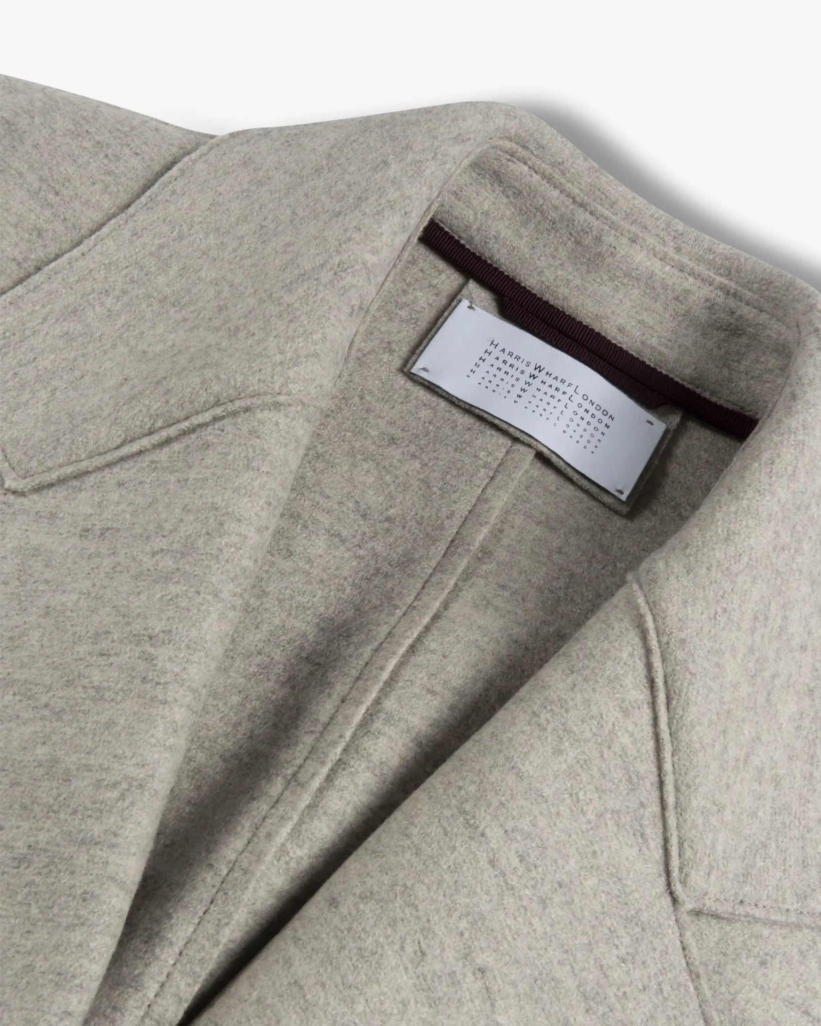 Eisgraue Gekochte Gepresste Uni Wolle Kurzjacke von Harris Wharf London - Coats & Jackets HARRIS WARF