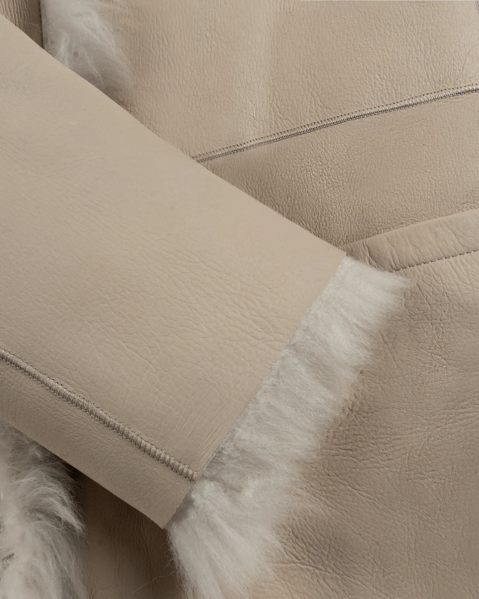Graige Woodfarbener Boyfriend Einreiher Lammfell Mantel von Benedetta Novi - Coats & Jackets BENEDETTA NOVI