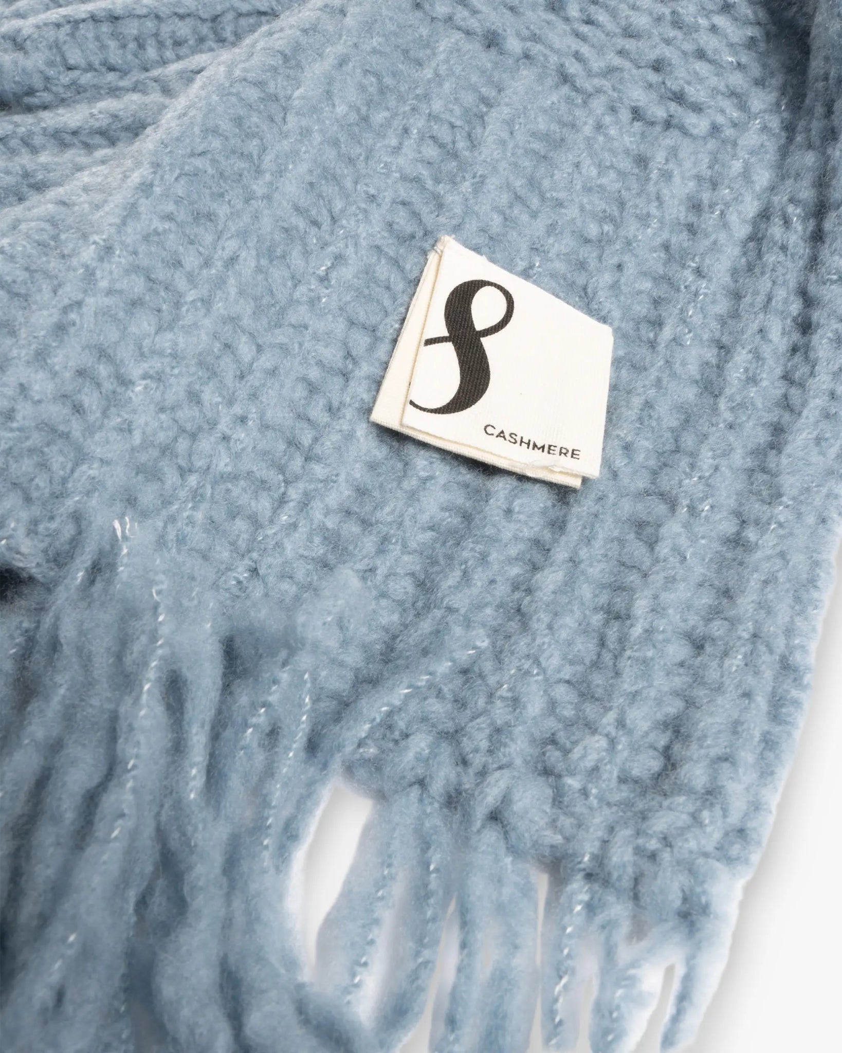 Hellblauer Grobstrick Schal mit Fransen von 8Cashmere - Accessories 8 CASHMERE