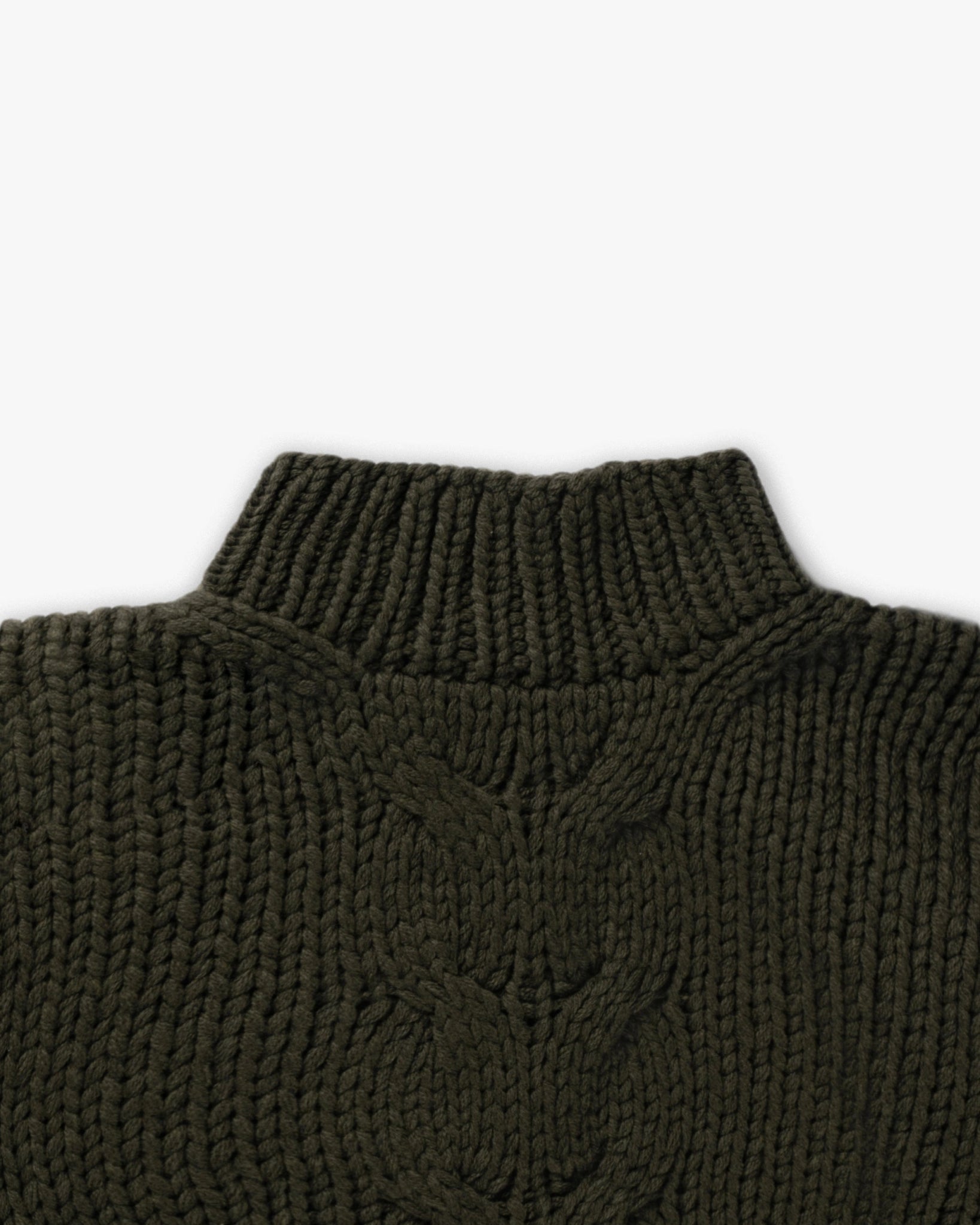 Icon Handgestrickter Zopfmusterpullover mit hohem Kragen von Ilona von Preuschen - Knitwear ILONA V. P.