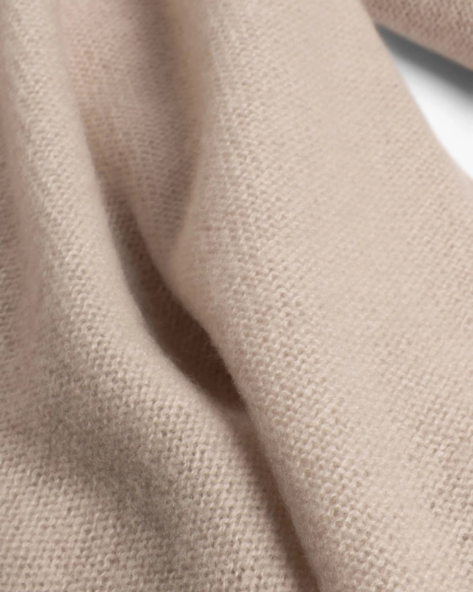 Jutefarbene 2 Fädige Cashmere Stola von Lunaria - Knitwear LUNARIA