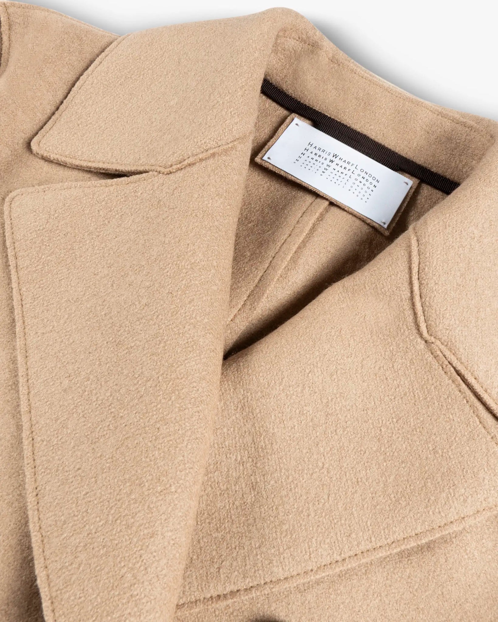 Kamelfarbener Gekochter Gepresster Uni Woll Armee Mantel von Harris Wharf London - Coats & Jackets HARRIS WARF