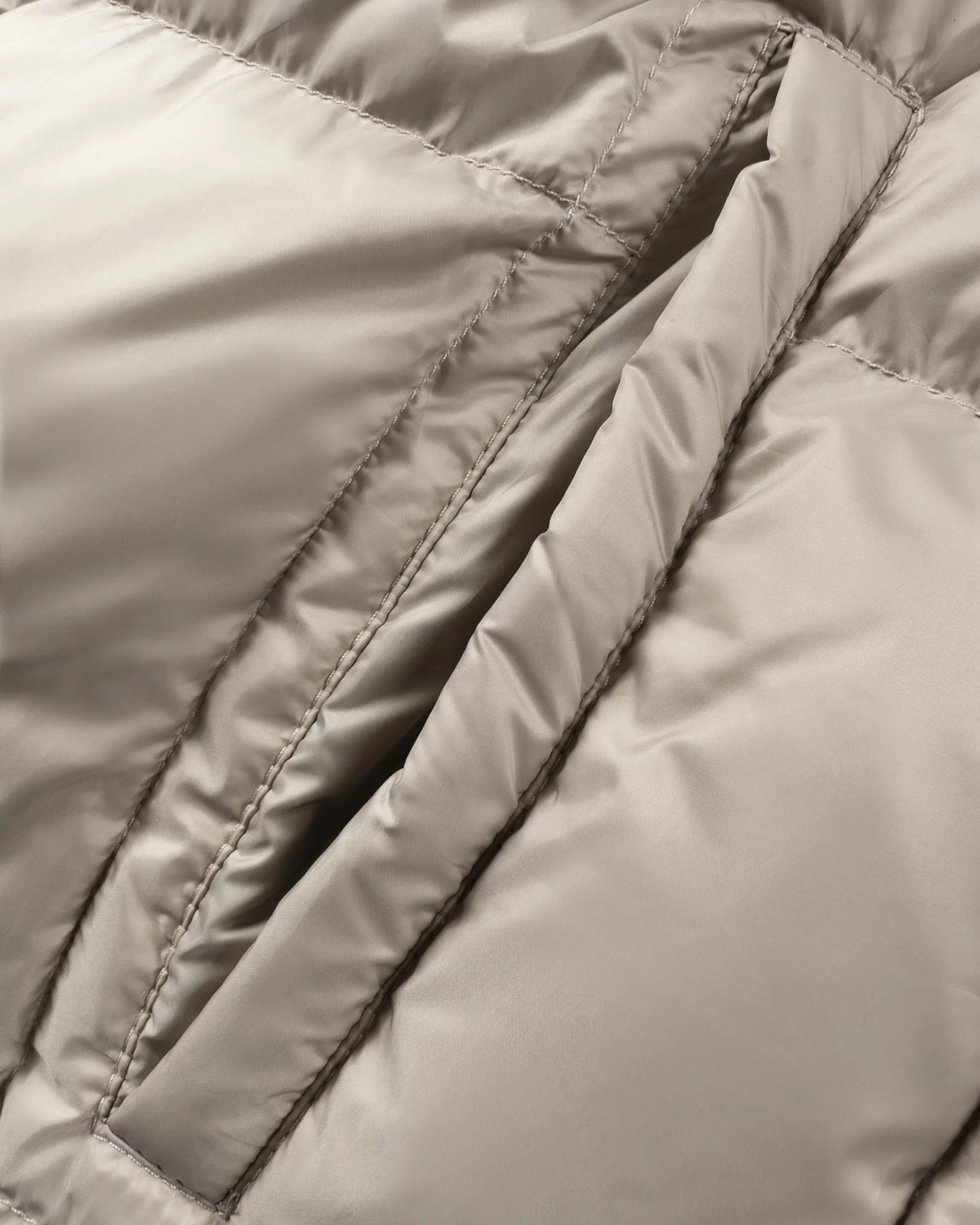 Naturfarbene Italienische Seiden Nylon Jacke von Lempelius - Coats & Jackets LEMPELIUS
