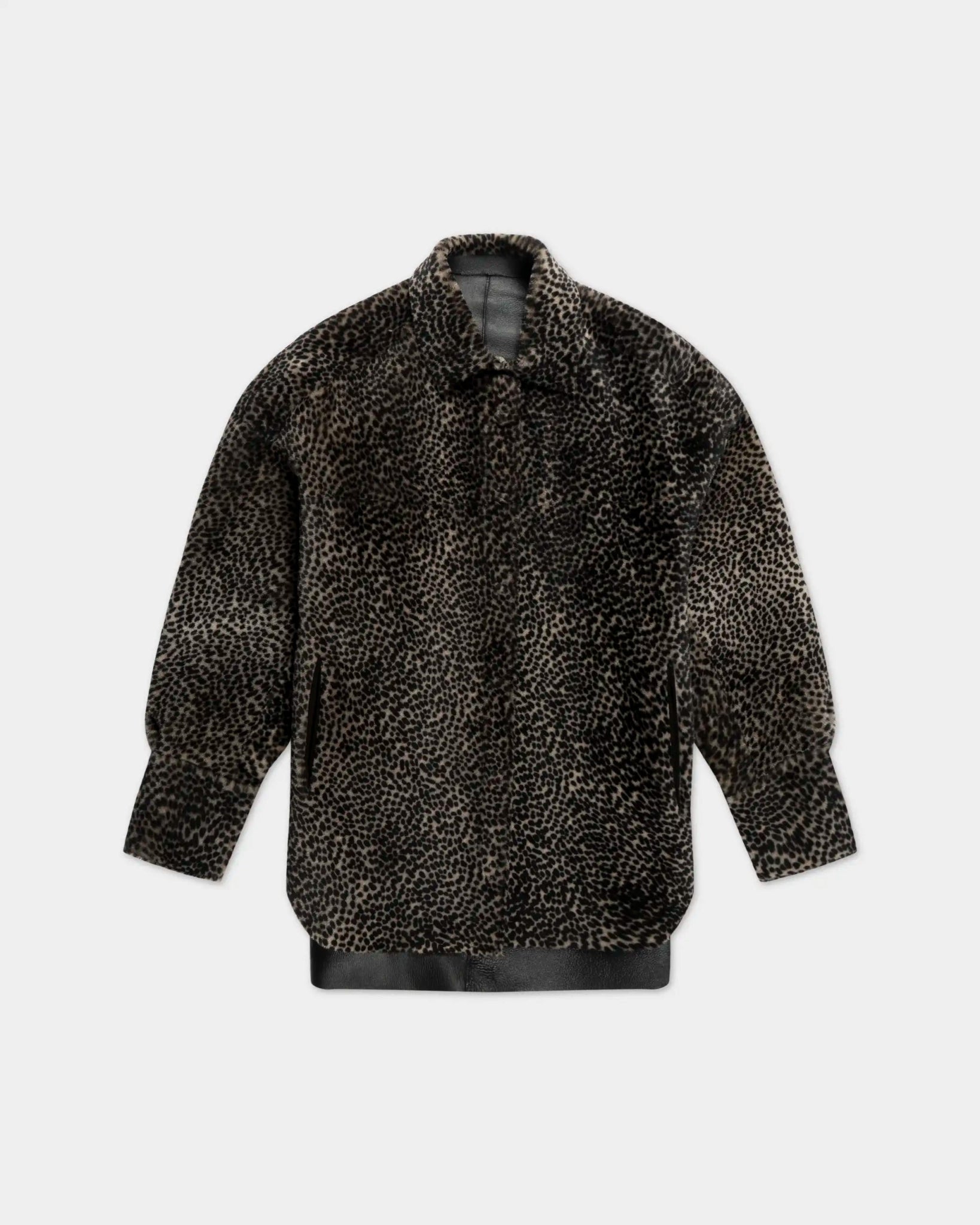 Schwarz Weißes Wendbares Rasiertes Lammfell Überhemd von Salvatoro Santoro - Coats & Jackets SALVATORE S.