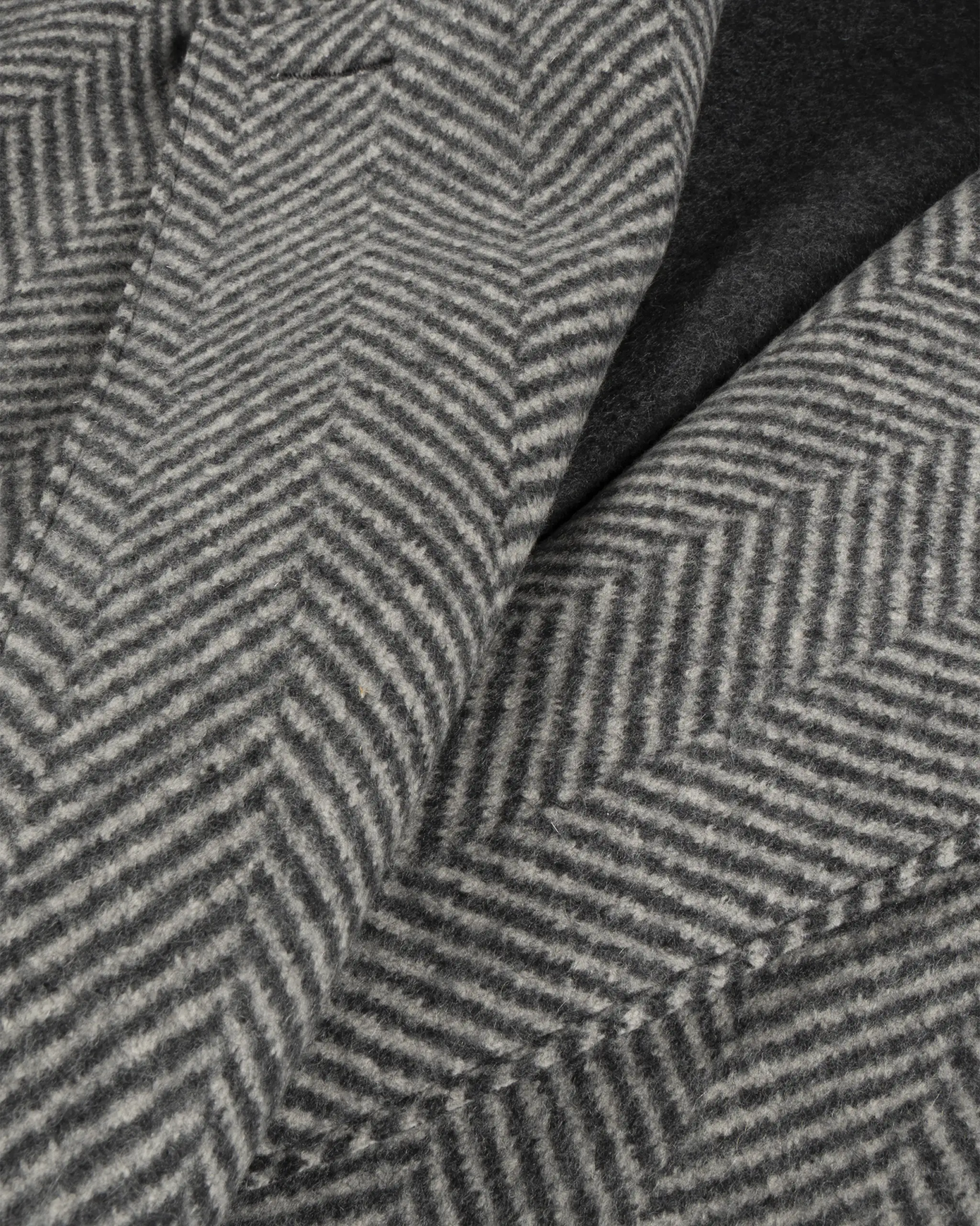 Schwarze Gefilzte Cashmere Mix A Shape Kurzjacke von Harris Wharf London - Coats & Jackets HARRIS WARF
