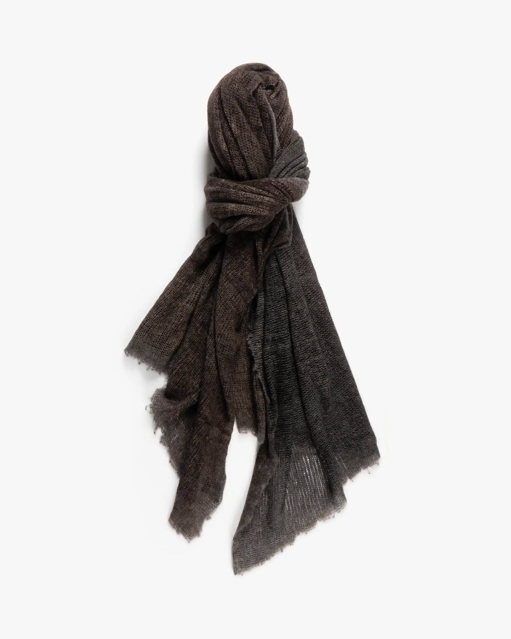 Schwarzer Handbesprühter Maxi Stickshal von Avant Toi - Knitwear AVANT TOI