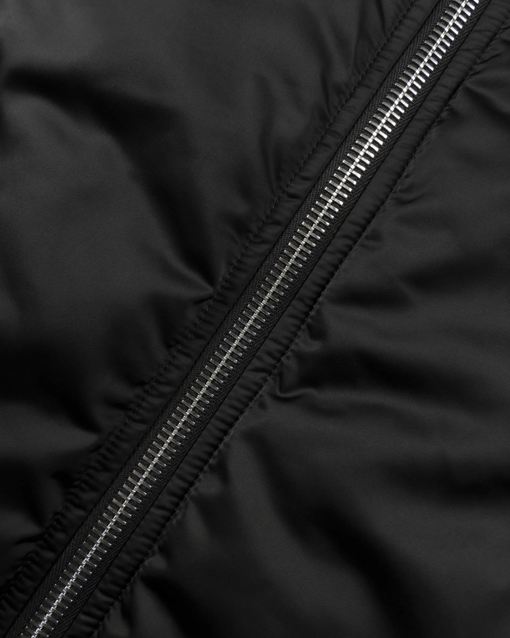 Schwarzer Sacai Style Nylon Bomber von Lempelius - Coats & Jackets LEMPELIUS