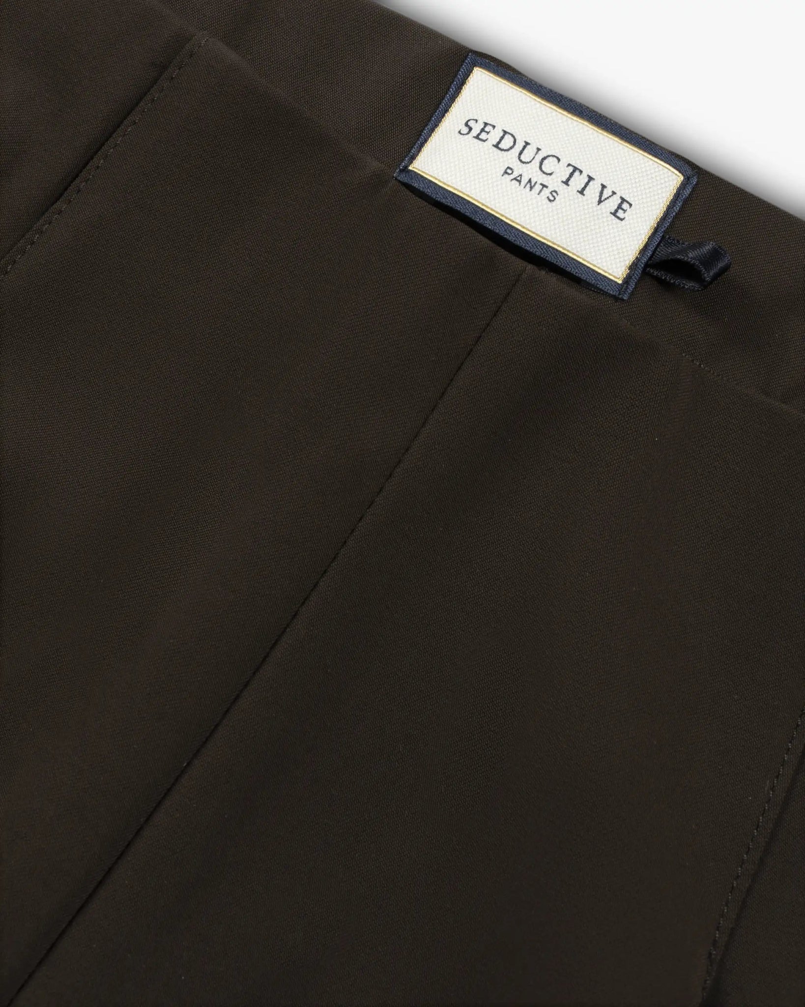 Tabakfarbene Tech Cotton Hose von Seductive - Trousers SEDUCTIVE