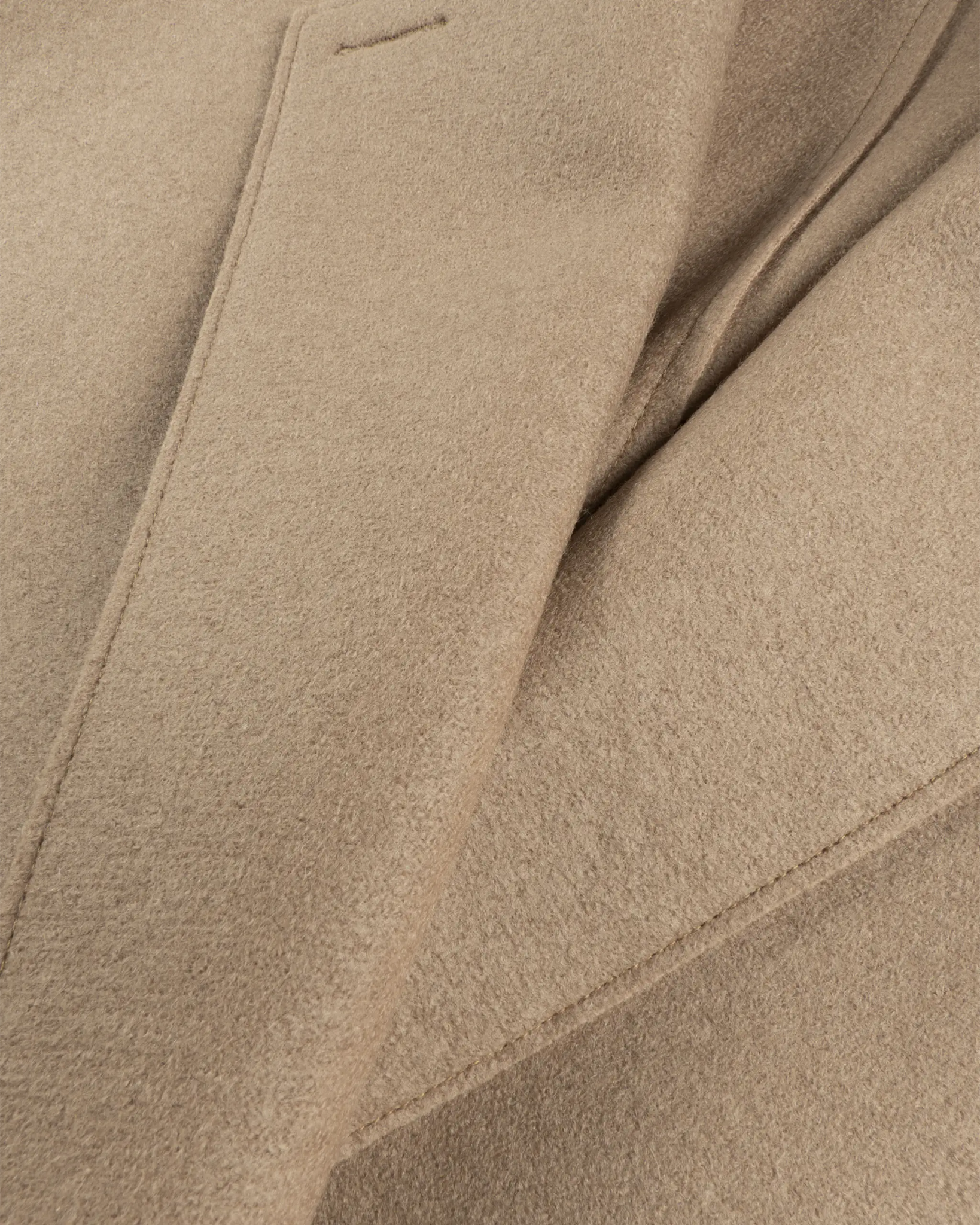 Tan Camelfarbene Gekochte Gepresste Uni Wolle Kurzjacke von Harris Wharf London - Coats & Jackets HARRIS WARF