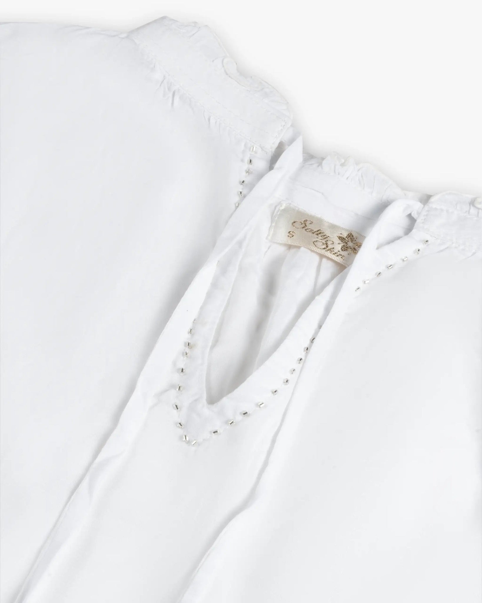 Weiße V - Glamour Bluse mit Paillettenbesatz von Salty Skin - Blouses SALTY SKIN