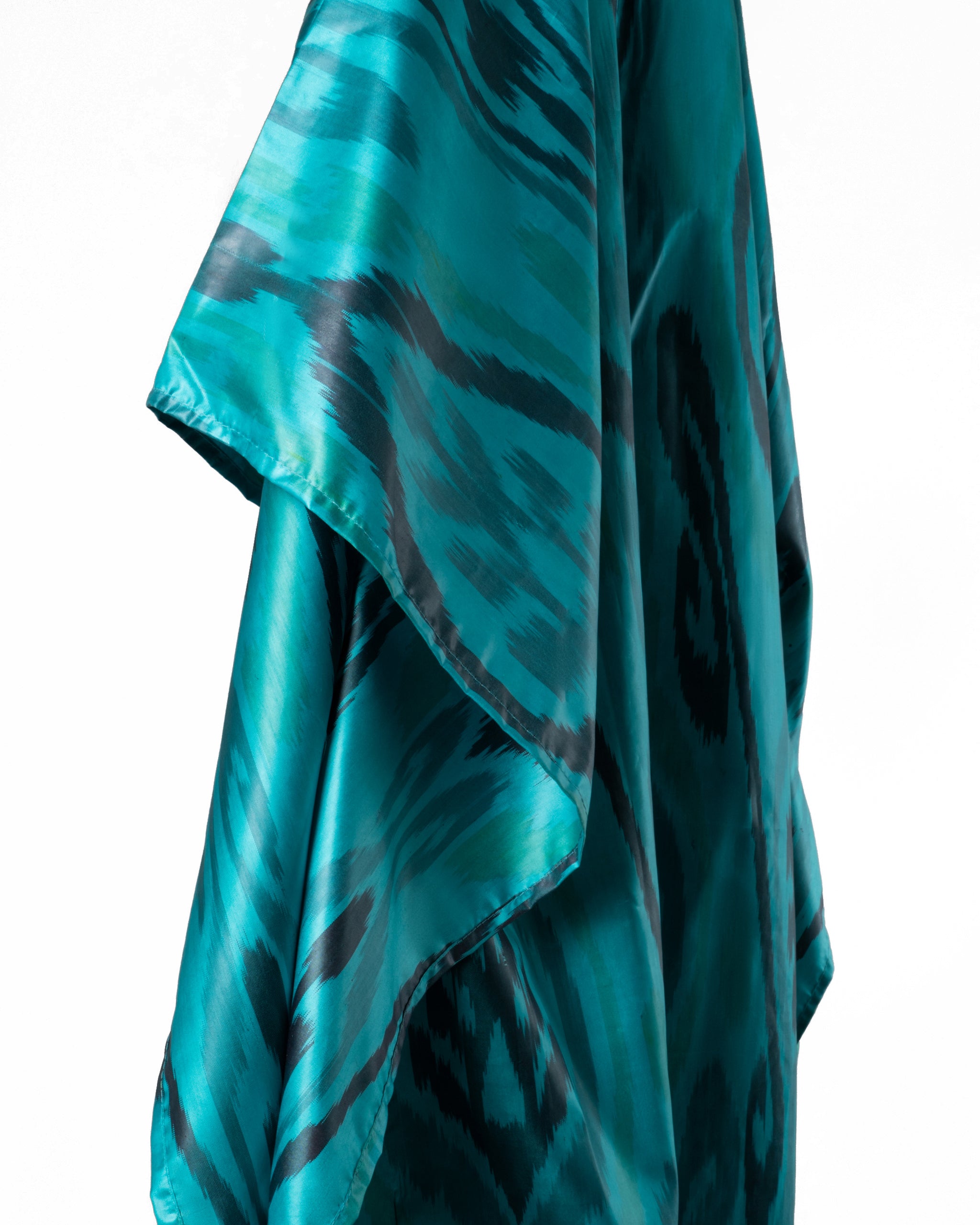OVERSIZE TAFT SILK V CAFTAN