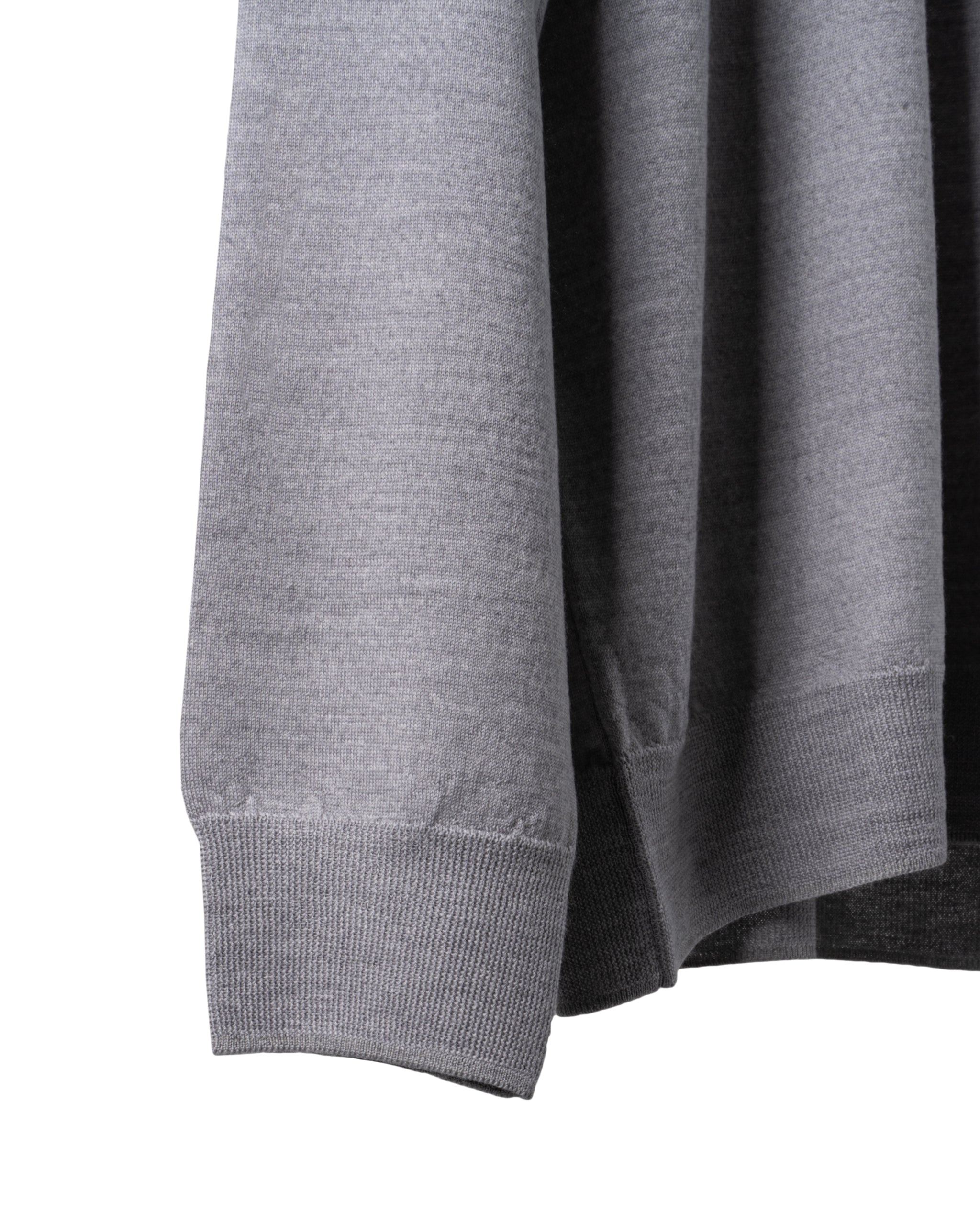 SLIM FIT BOLD SWEATER