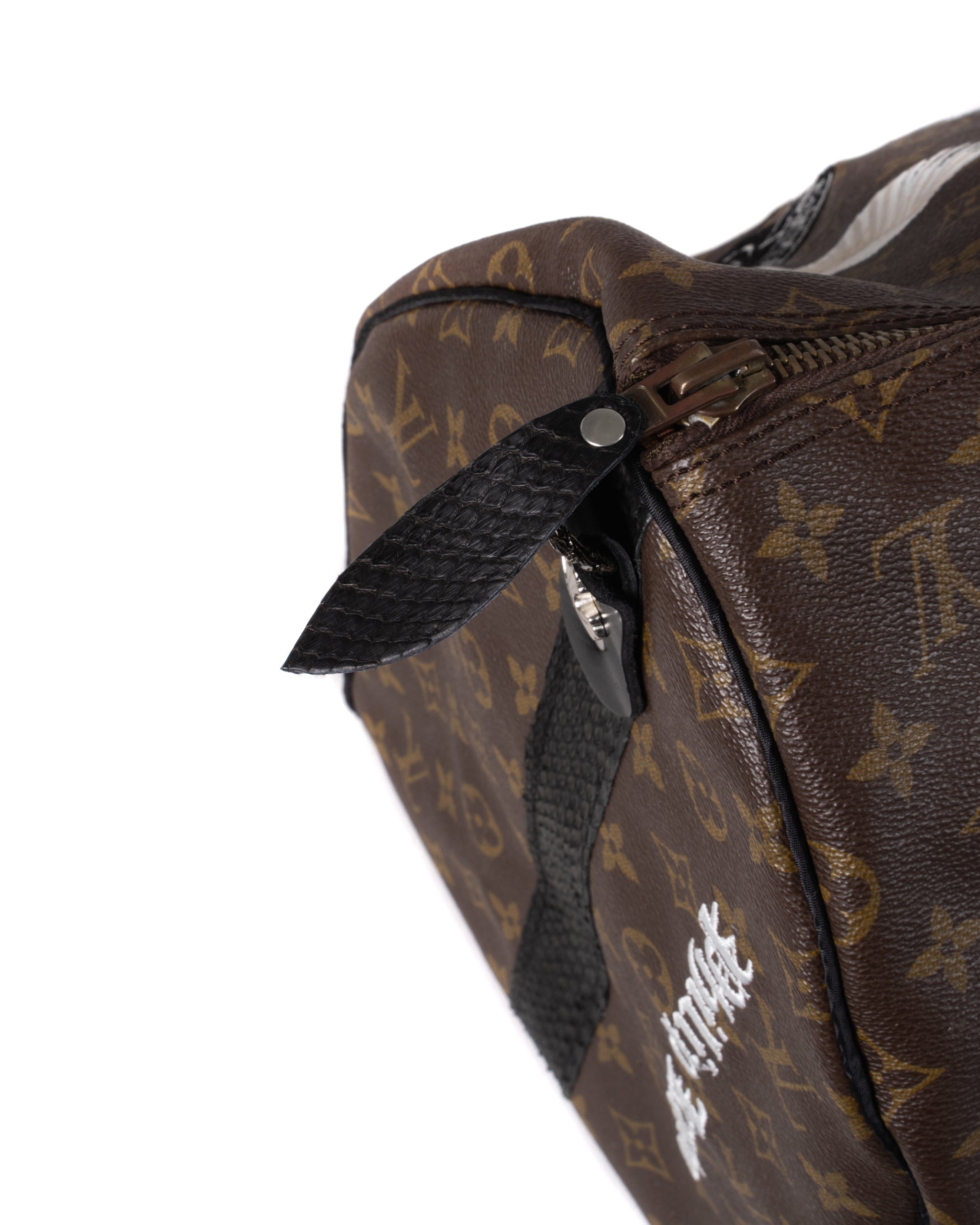 BE CAREFUL WHO YOU TRUST BIG VINTAGE LOUIS VUITTON BAG
